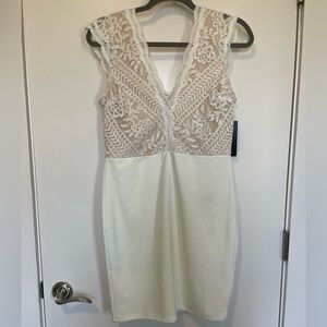 New with Tags Lulu’s White Lace Bodycon dress size M